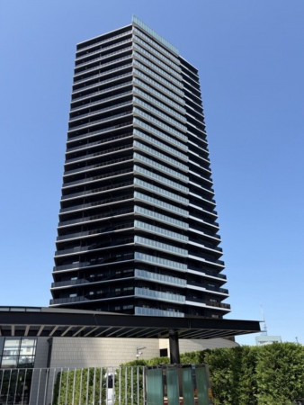 福岡市中央区地行浜、中古マンションの外観画像です