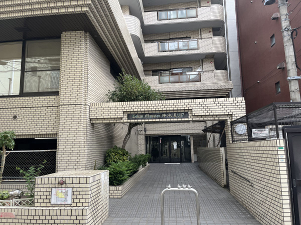 福岡市中央区薬院、中古マンションのエントランス画像です