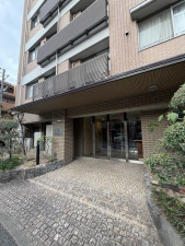 福岡市中央区草香江、中古マンションのエントランス画像です