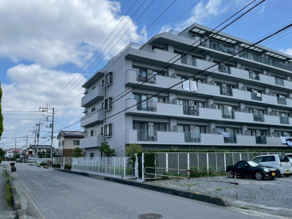熊谷市久下、中古マンションの外観画像です