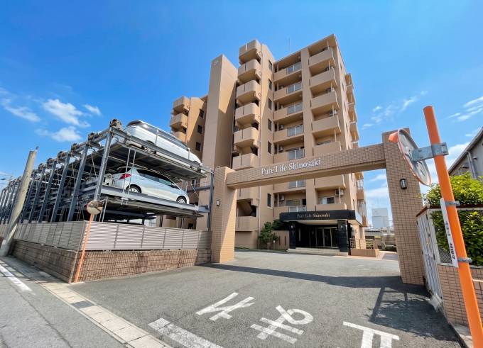 豊橋市潮崎町、中古マンションの外観画像です