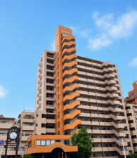 豊橋市八通町、中古マンションの外観画像です