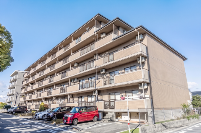 豊橋市羽根井町、中古マンションの外観画像です