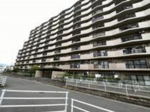 四日市市西松本町、中古マンションの外観画像です