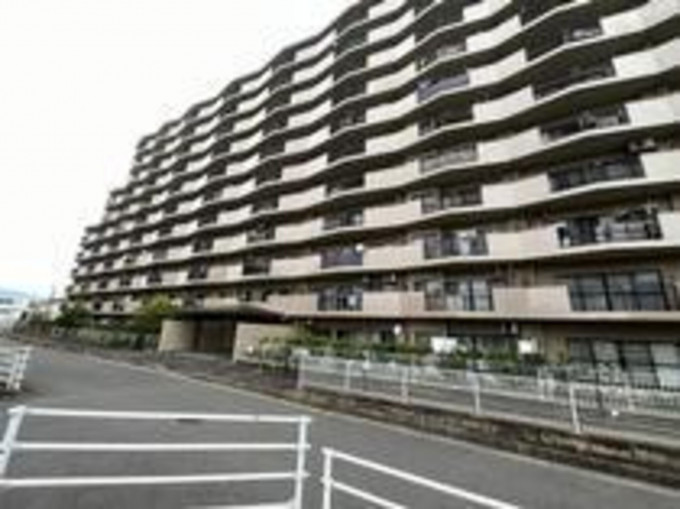 四日市市西松本町、中古マンションの外観画像です