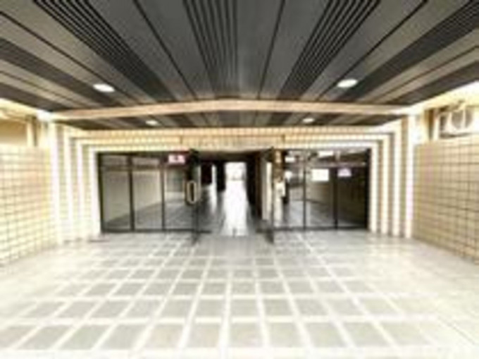 四日市市西松本町、中古マンションのエントランス画像です