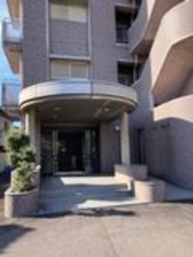 四日市市智積町、新築マンションのエントランス画像です