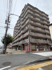 四日市市中部、中古マンションの外観画像です