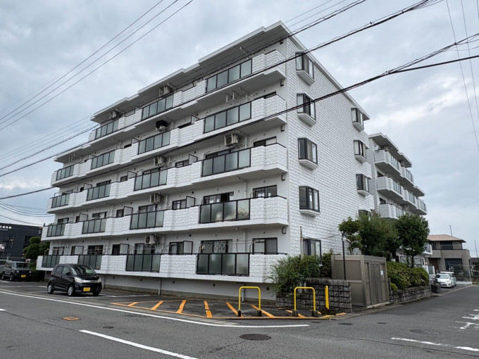 四日市市日永西、中古マンションの外観画像です