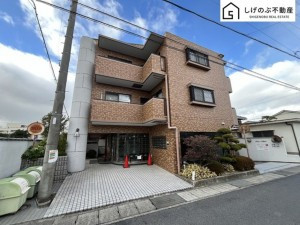 草津市渋川、中古マンションの外観画像です