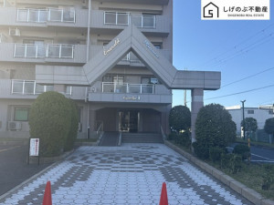 草津市追分、中古マンションのエントランス画像です
