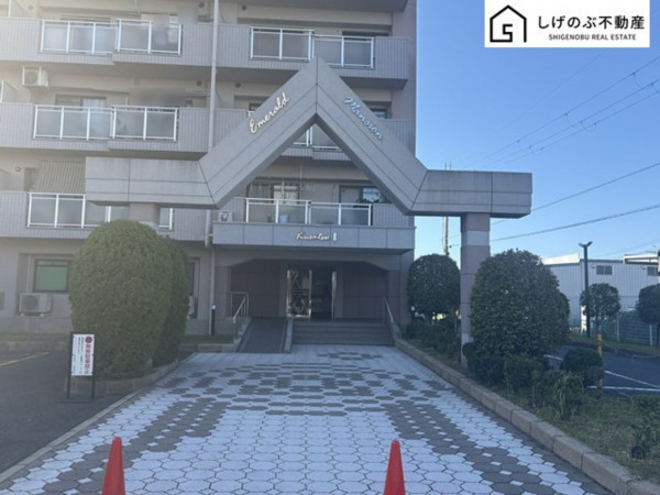 草津市追分、中古マンションのエントランス画像です