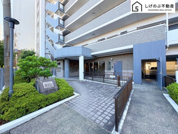 草津市渋川、中古マンションの外観画像です