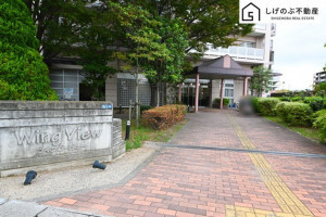 栗東市綣、中古マンションのエントランス画像です