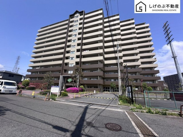 草津市笠山、中古マンションの外観画像です