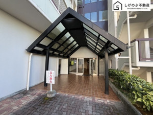 草津市草津町、中古マンションのエントランス画像です