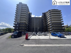 草津市笠山、中古マンションの外観画像です