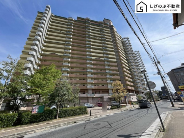 草津市大路、中古マンションの外観画像です