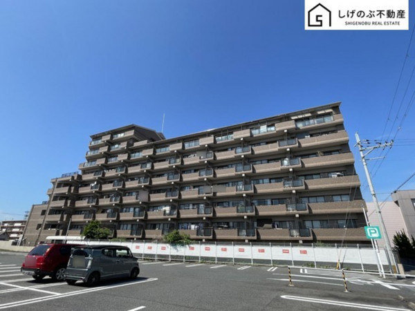 栗東市小柿、中古マンションの外観画像です