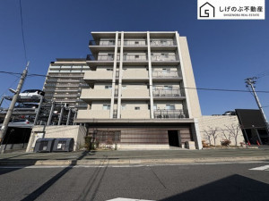 草津市渋川、中古マンションの外観画像です