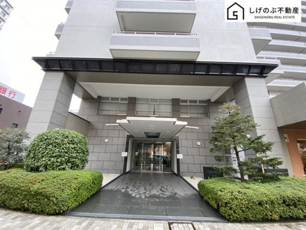 栗東市綣、中古マンションのエントランス画像です