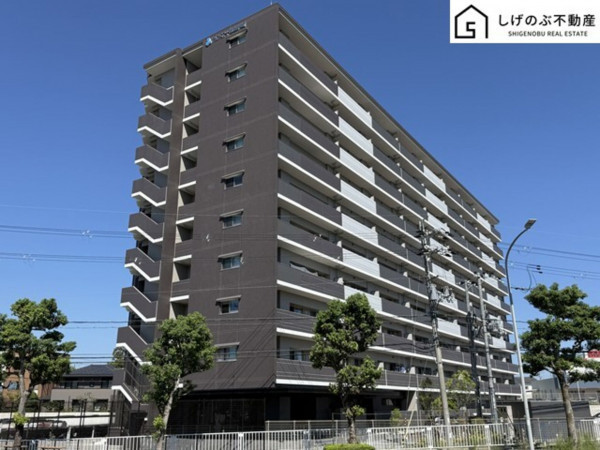 草津市新浜町、中古マンションの外観画像です