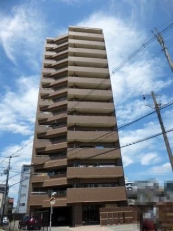 姫路市田寺、マンションの外観画像です