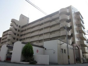 姫路市日出町、マンションの外観画像です