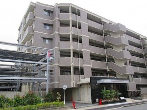 姫路市西八代町、マンションの外観画像です