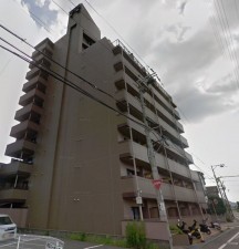 姫路市飾磨区三宅、マンションの外観画像です