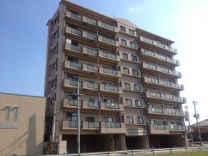 姫路市土山、マンションの外観画像です