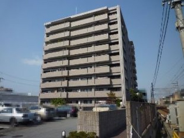 姫路市飾磨区恵美酒、マンションの外観画像です