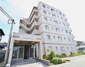 姫路市白浜町、マンションの外観画像です