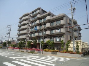 姫路市車崎、マンションの外観画像です