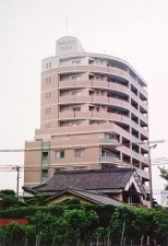 姫路市安田、マンションの外観画像です