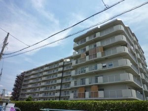 姫路市千代田町、マンションの外観画像です