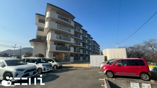 姫路市広畑区北河原町、マンションの外観画像です