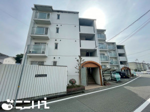 姫路市青山南、マンションの外観画像です