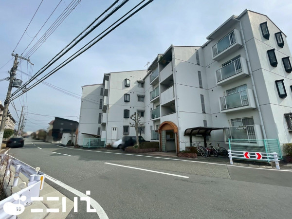 姫路市青山南、マンションの外観画像です