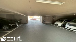 姫路市伊伝居、マンションの駐車場画像です