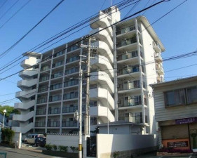 姫路市鍵町、マンションの外観画像です