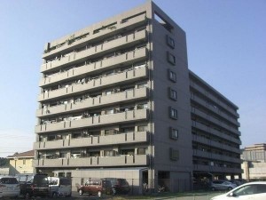 姫路市西今宿、マンションの外観画像です