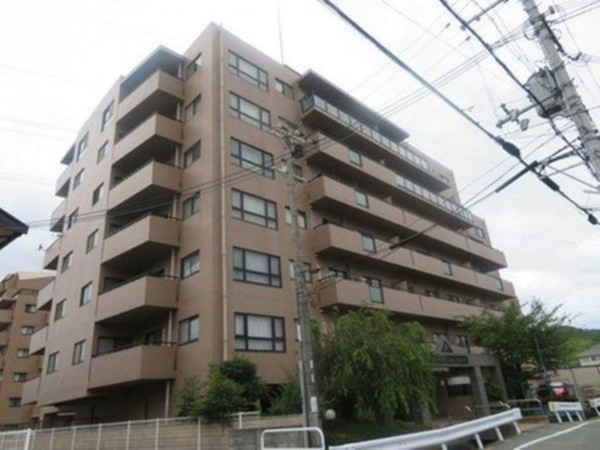 姫路市田寺東、マンションの外観画像です