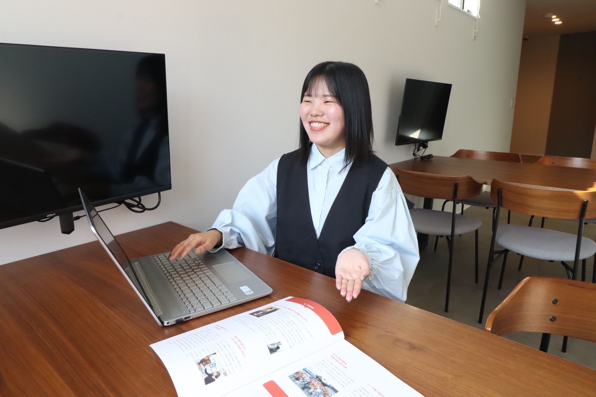 山陰 亜実