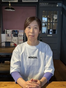 大底　小燕