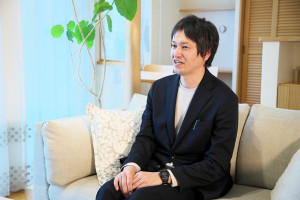 草間俊彦